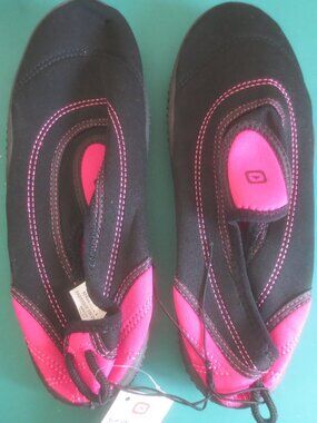 Brand New with Tags Outbound Ladies Sun Sand and Surf Flats - Size 9.